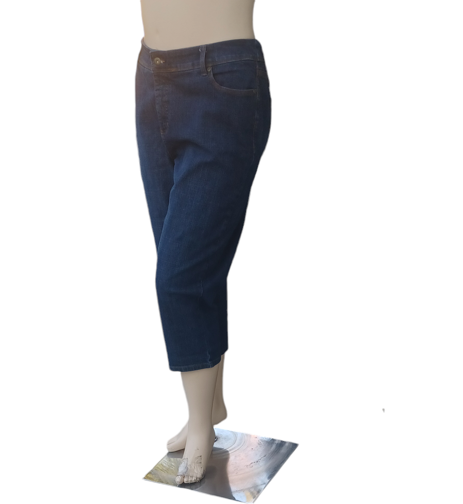 Sku 574723......Preowned St. John's Bay Crop Jeans Size 20W