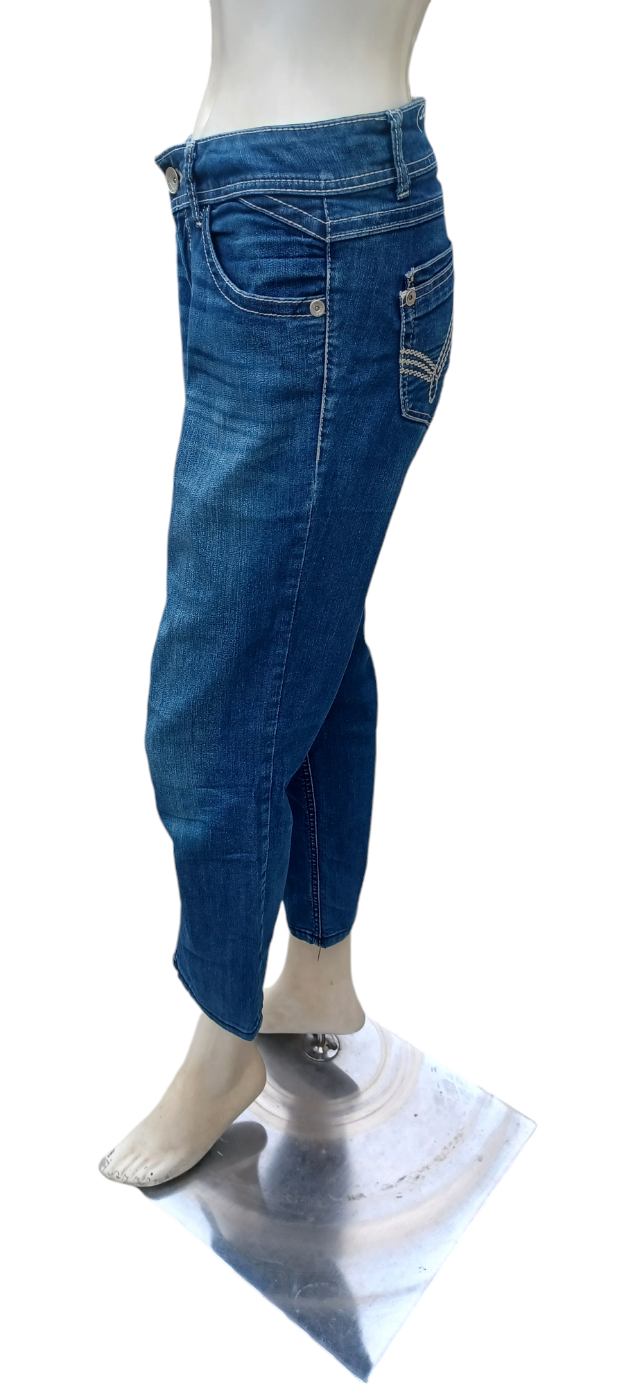 Sku 52687 PRE-OWNED....Jolt Straight Leg Jeans Size 7