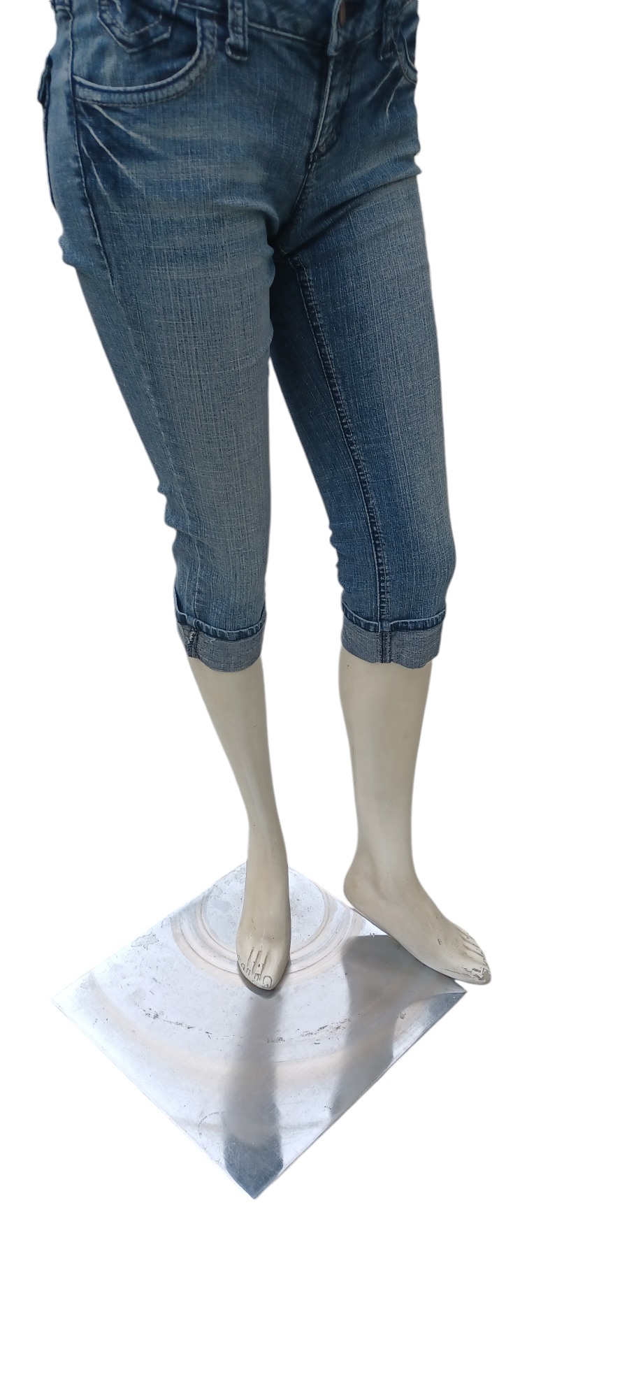Sku 10027 PRE-OWNED....SO Crop Jeans Size 3