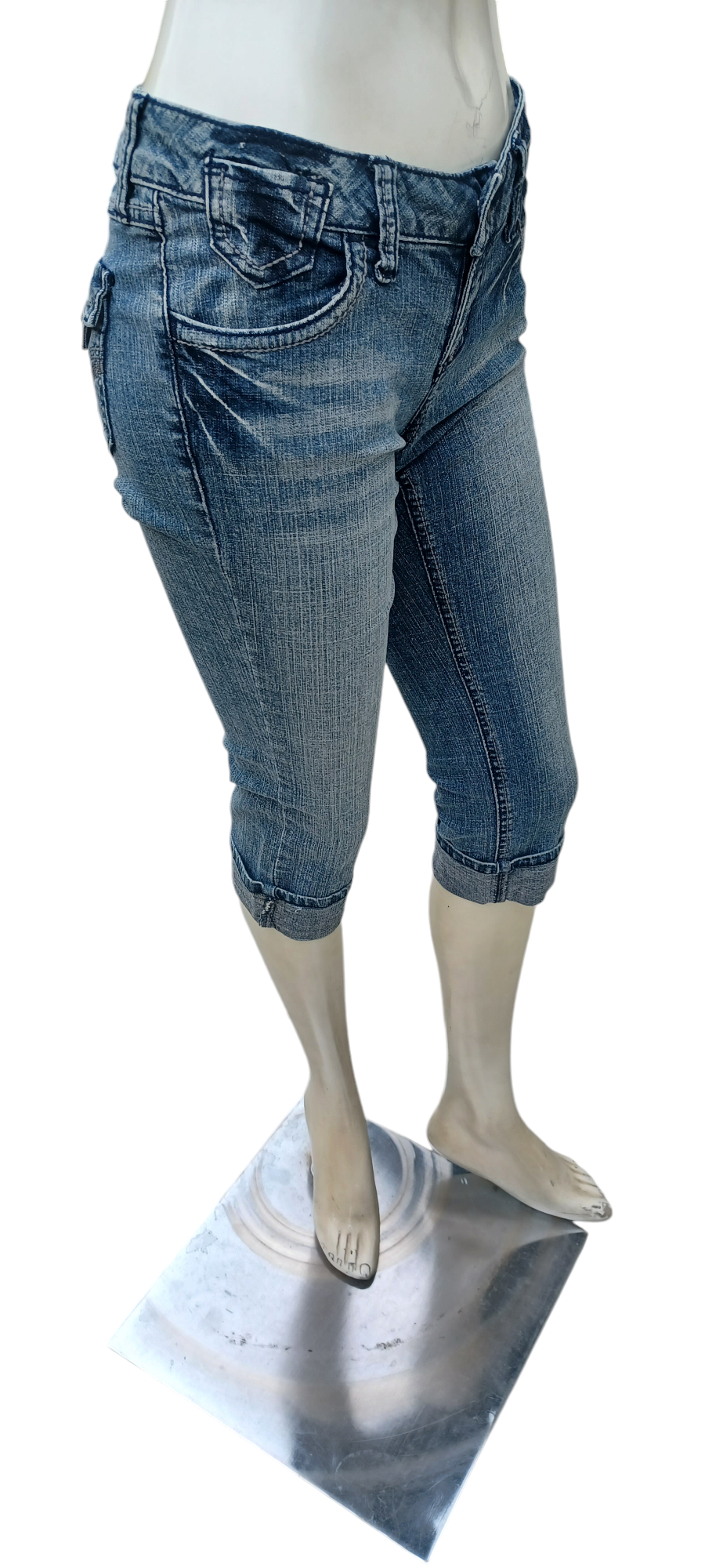 Sku 10027 PRE-OWNED....SO Crop Jeans Size 3