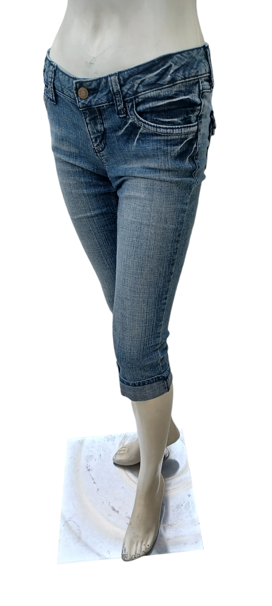 Sku 10027 PRE-OWNED....SO Crop Jeans Size 3
