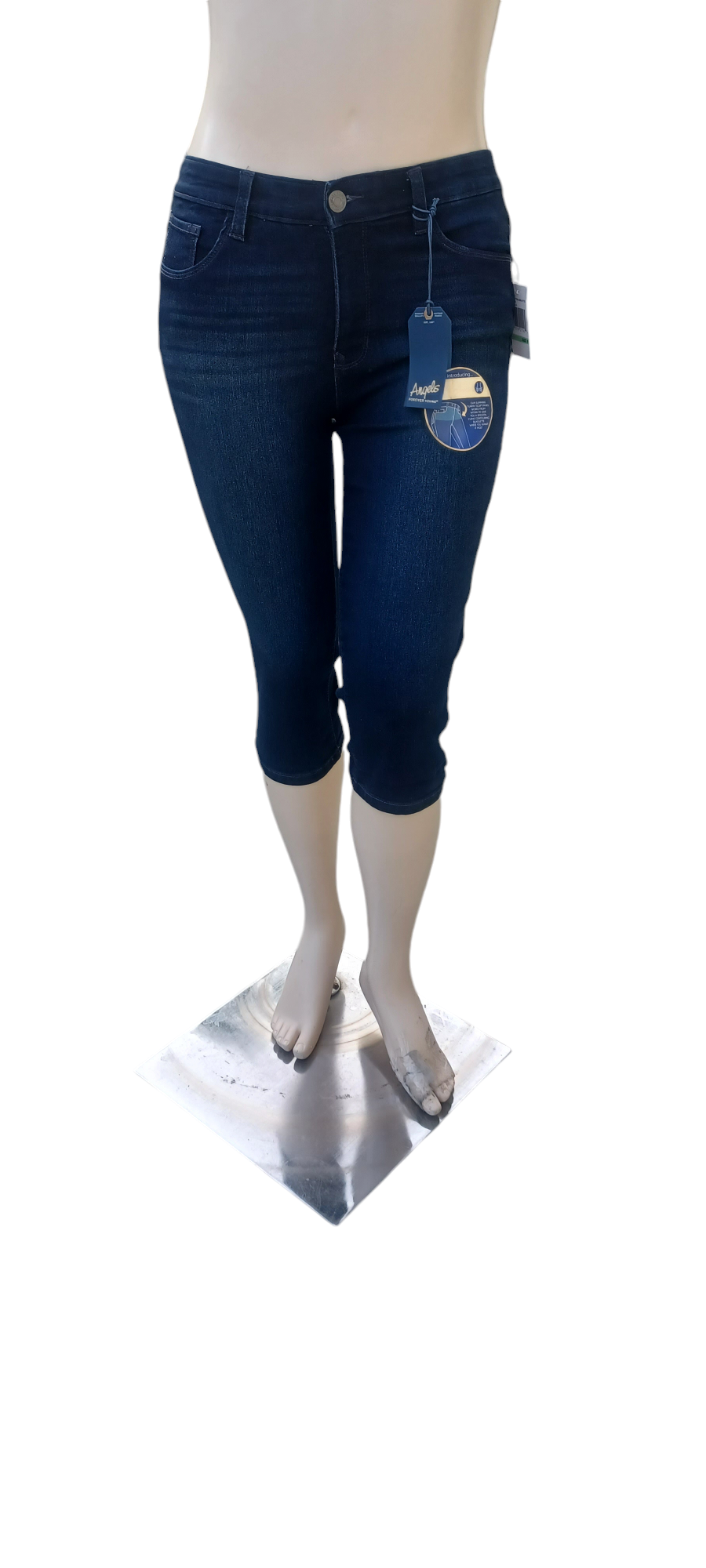 Sku 7002017....Angels Crop Jeans Size 8