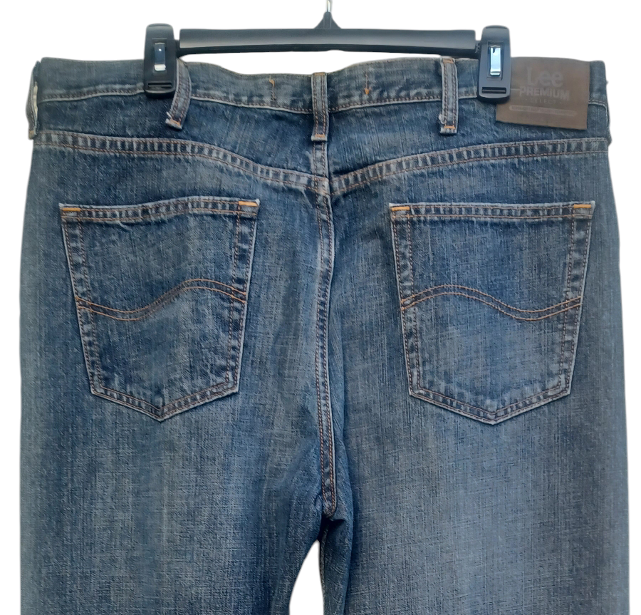 589121...Preowned Mens Lee Premium Straight Leg Jeans Size 38x32