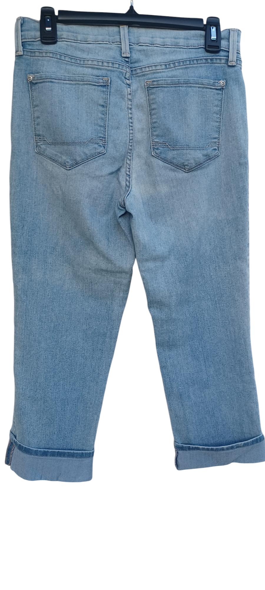 4114.....Preowned NYDJ Cuffed Cropped High Waisted Jeans Size 6