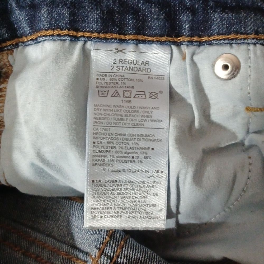 910248......Old Navy Slim Skinny Jeans Size 2R, W26", 28"Inseam 8"Rise