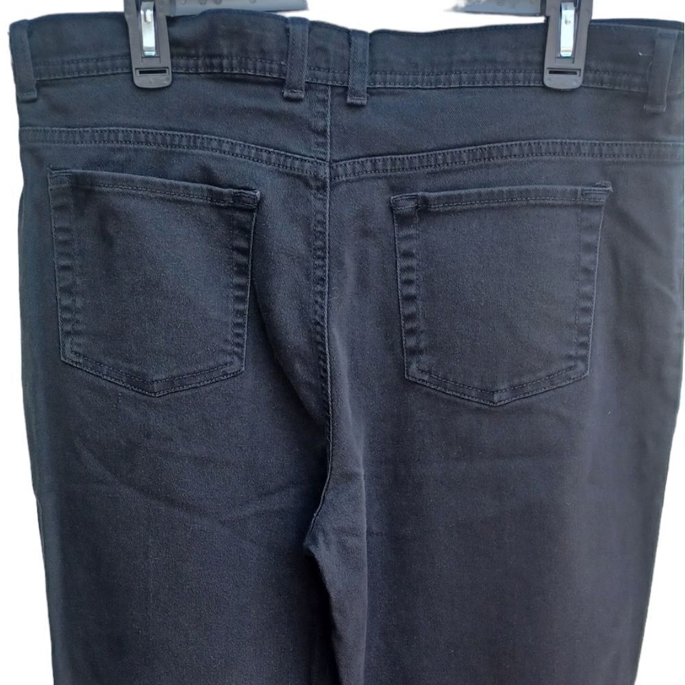 7009738.Gloria Vanderbilt BlkStraight leg Jeans Size 16, W34" 28"Inseam 11"Rise