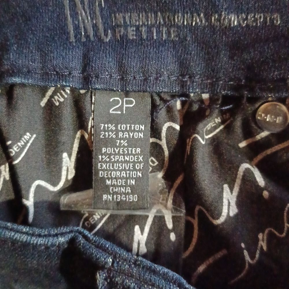 671744....INC Denim Boyfriend Jeans Size 2P, W26" 27" Inseam (Uncuffed) 8" Rise