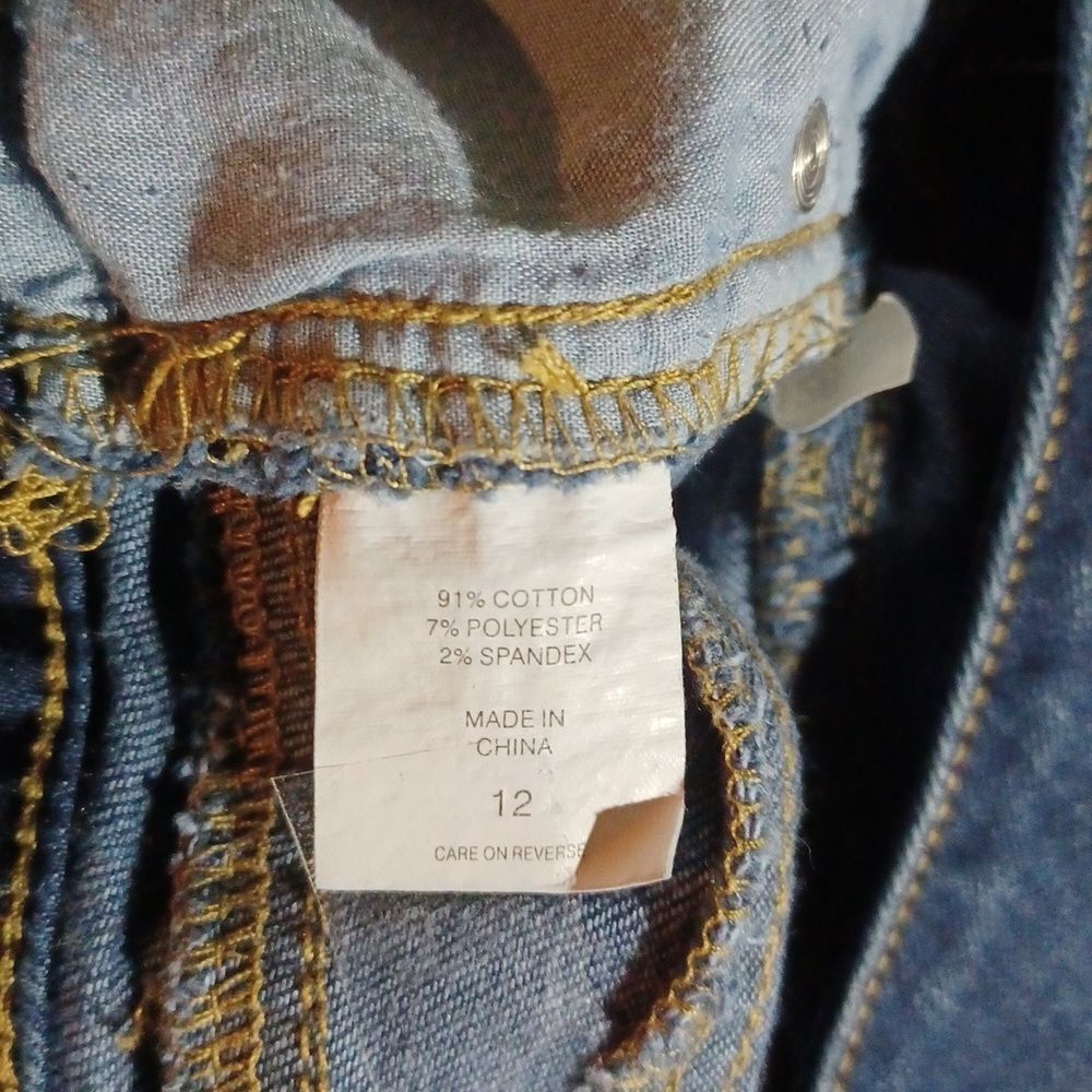 698720....Soho Skinny Jeans Size 12, W32" 31"Inseam 9"Rise