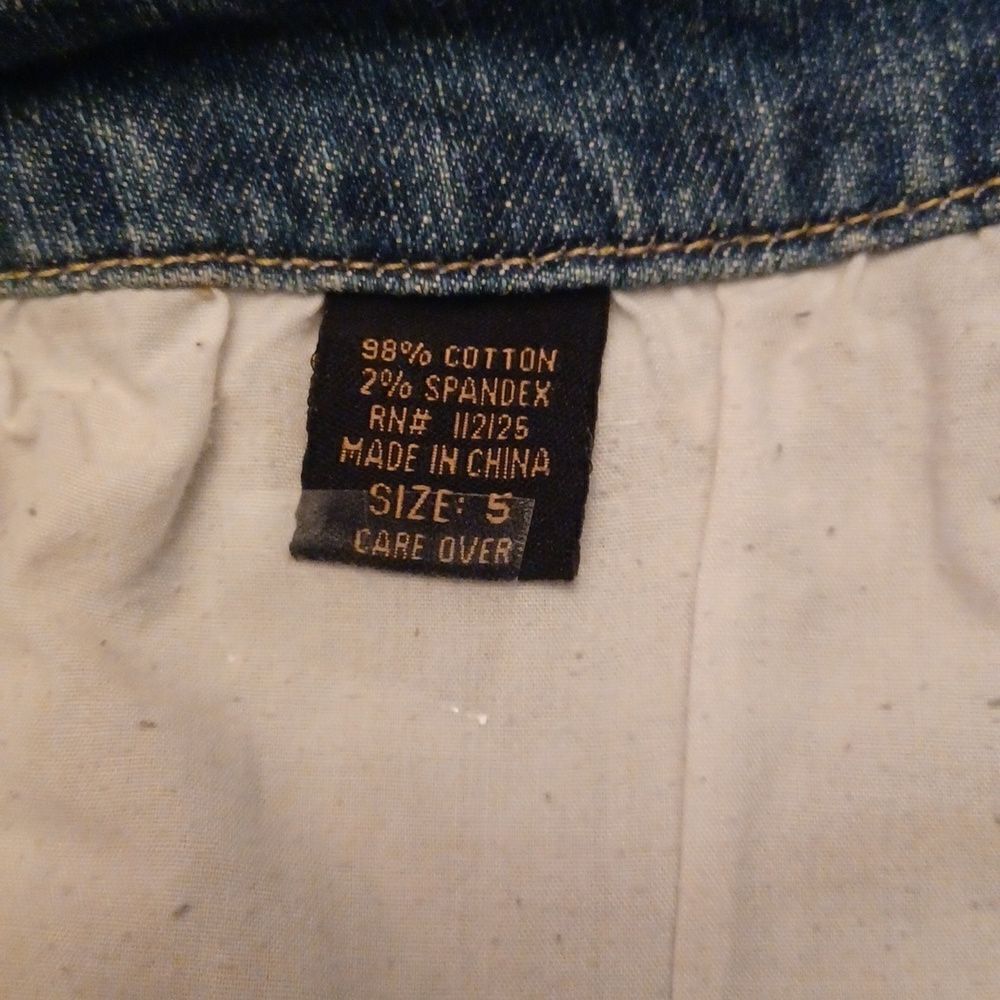 700837.....Celebrity Pink Jean Skirt Size 5