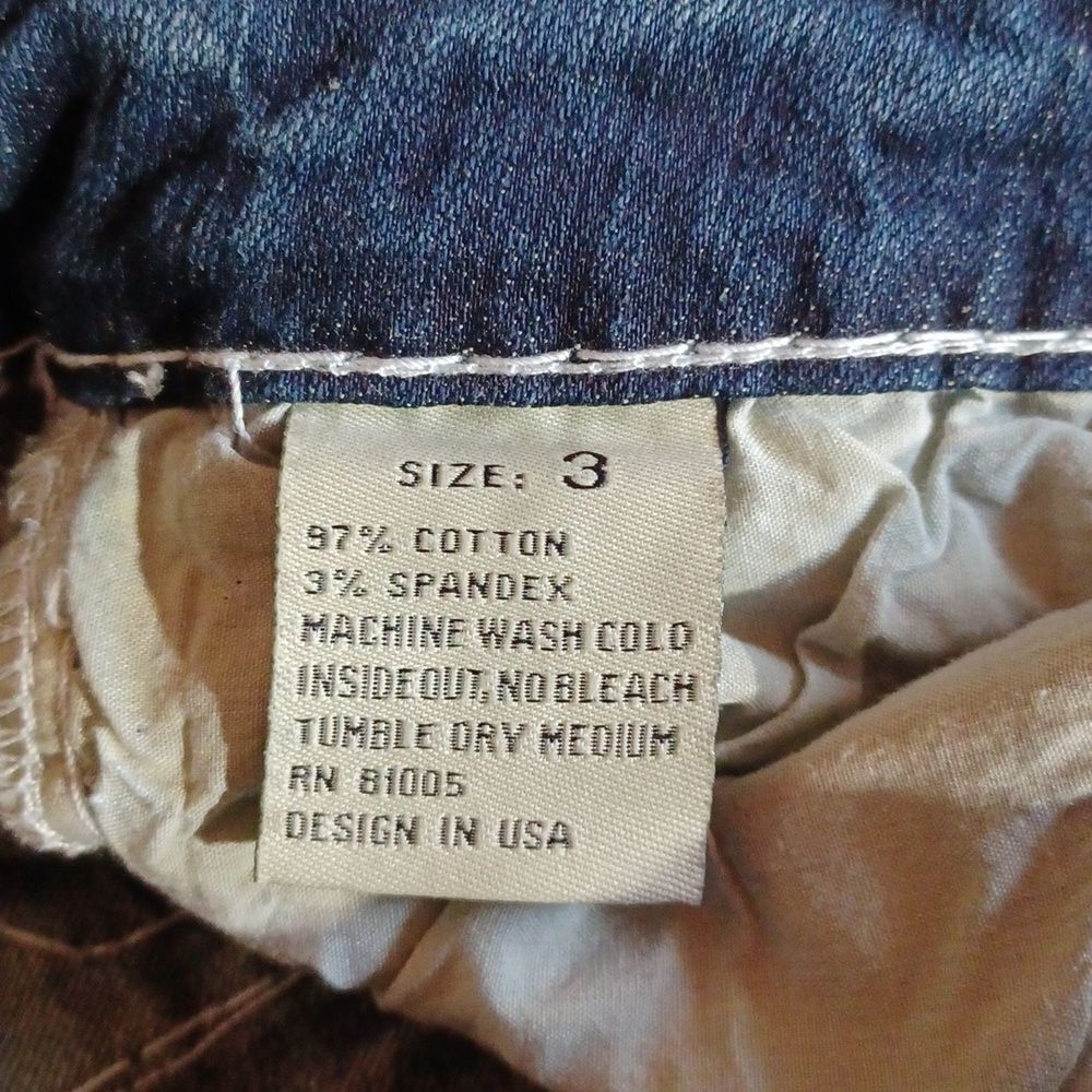 672744....L.A. IDOL Crop Jeans Size 3, W26" 20" Inseam 6 1/2"Rise
