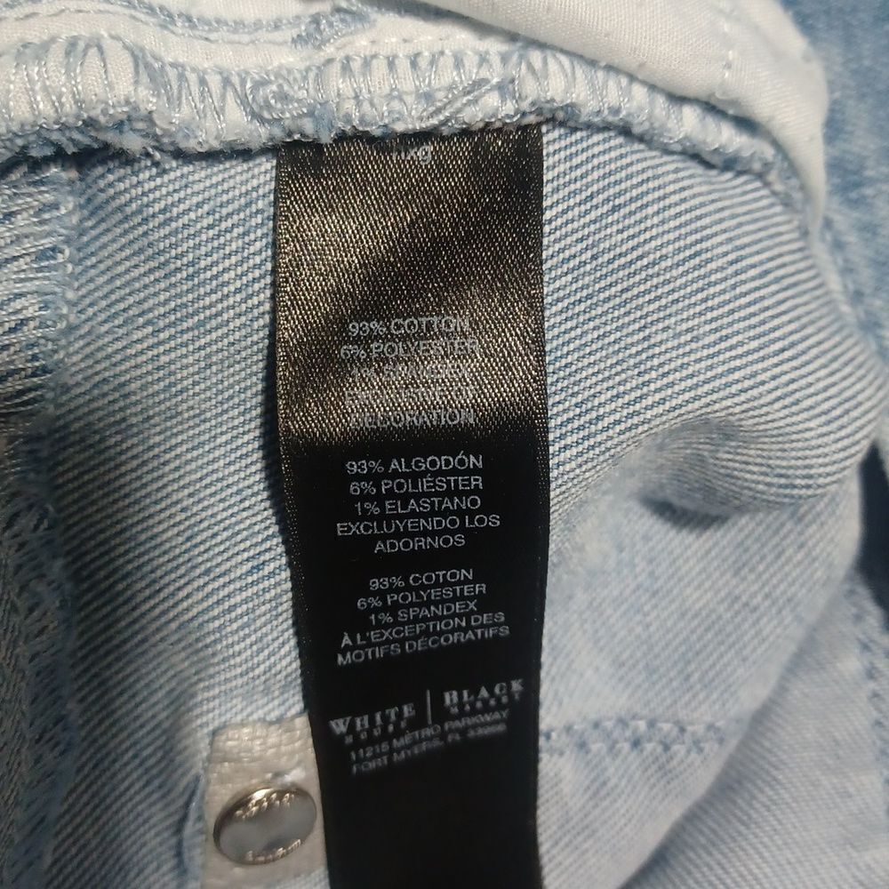 573222...White House Black Market Flare Size 0R, W26" 33"Inseam 7"Rise