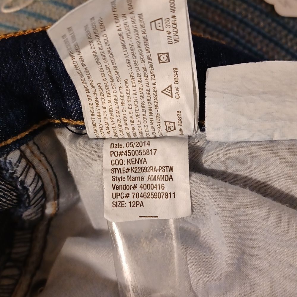 585025...Gloria Vanderbilt Straight leg Jeans Size 12Avg W30" 27"Inseam 11"Rise