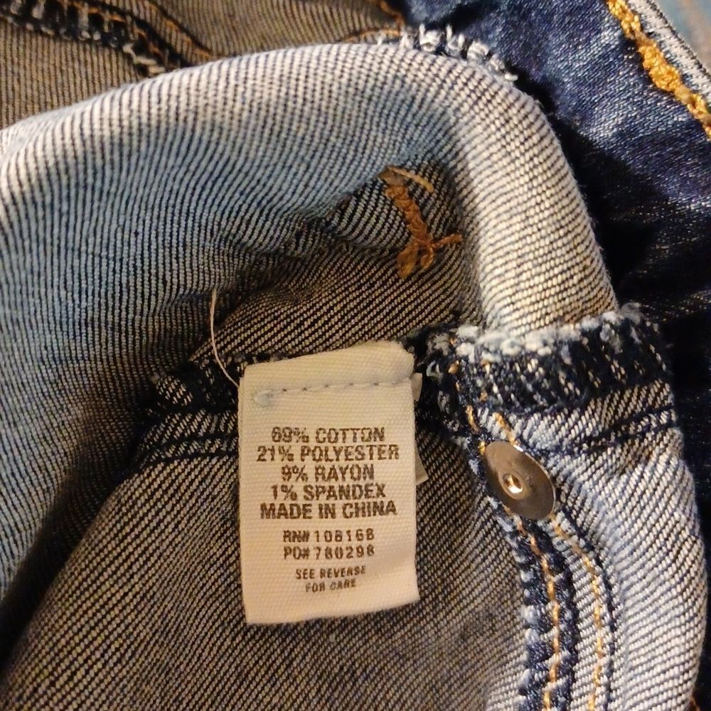 584047... RSQ Super High Rise Jeans Size 1, W22" 27"Inseam 10"Rise