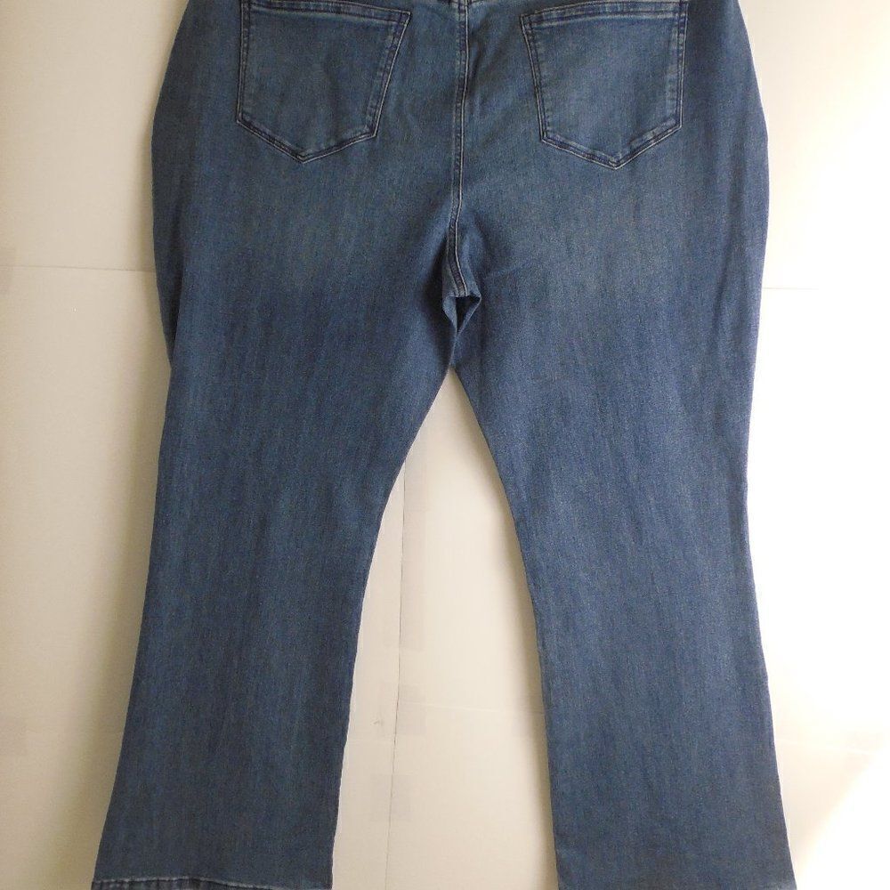 57872..EVRI Bootcut Jeans Size 24W