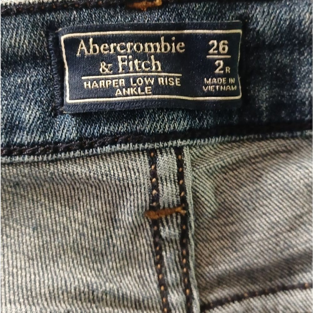 690447...Abercrombie Skinny Jeans Size 26/2R, 8"Rise