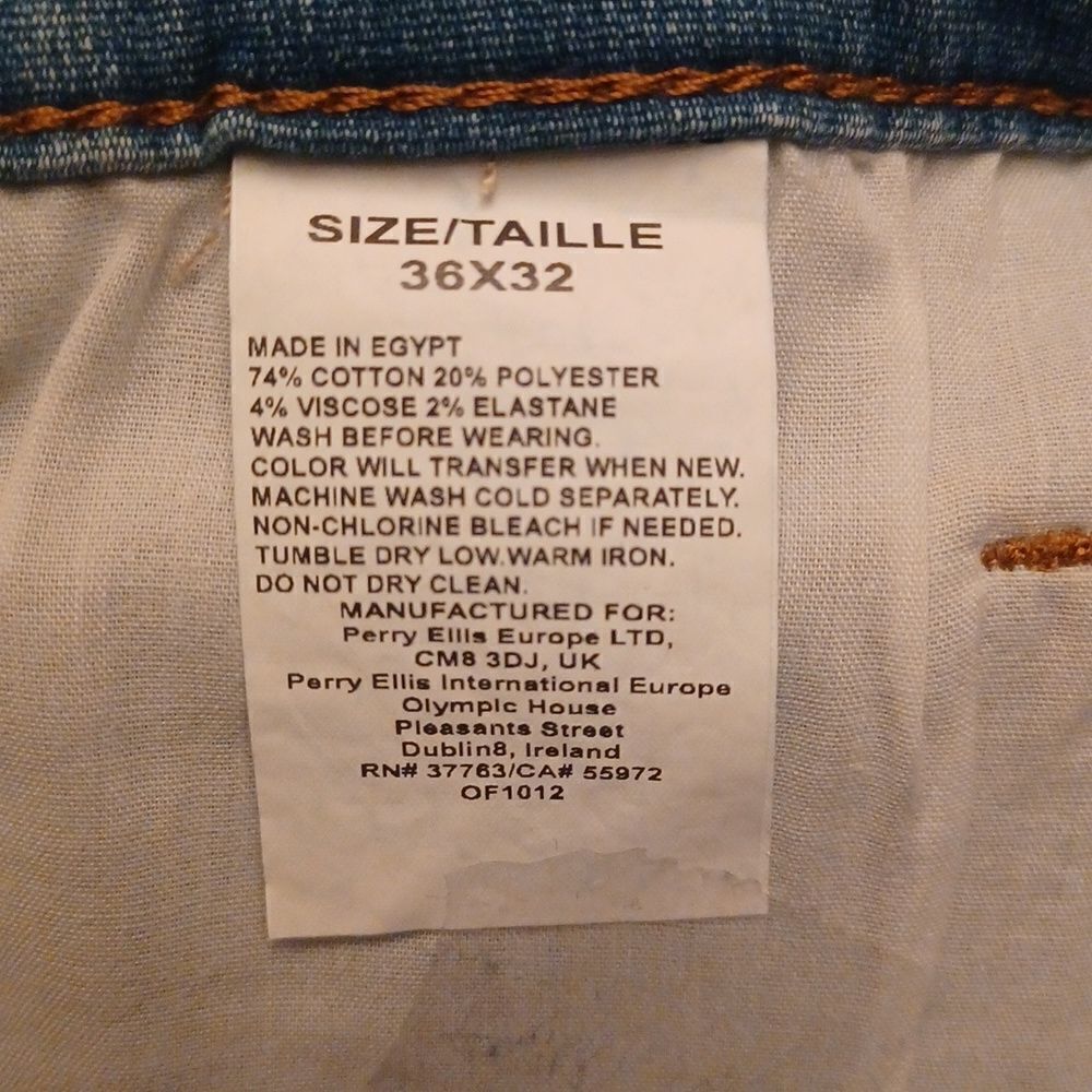 606837...Men's Perry Ellis Straight Leg Jeans Size 36x32