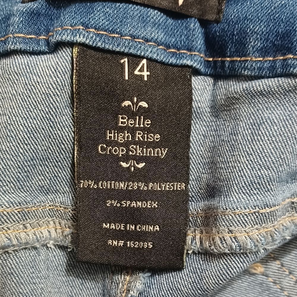 673336...Nanette High Rise Crop Jeans Size 14, W33" 24"Inseam 11"Rise