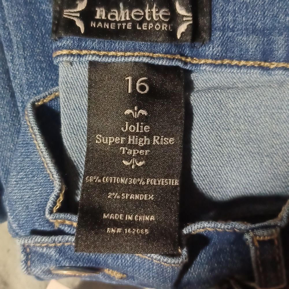 61867.Nanette Lepore High Rise Tapered Leg Jeans Size 16, W33" 25"Inseam 12"Rise
