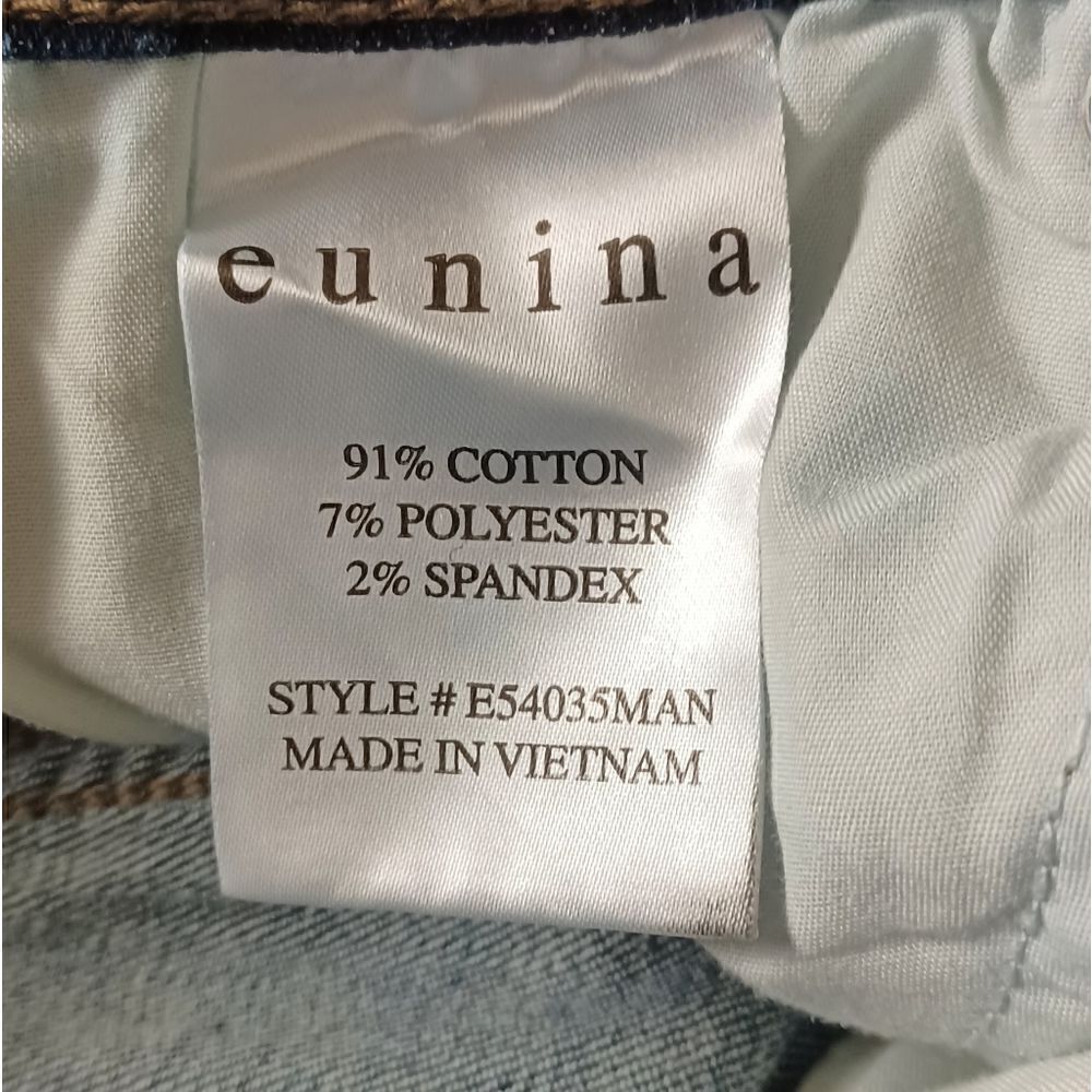 691714.....Eunina Skinny Jeans Size 3/26R, W24" 24"Inseam 8"Rise