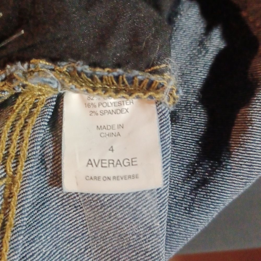 625220....NY&C Curvy Skinny Jeans Size 4