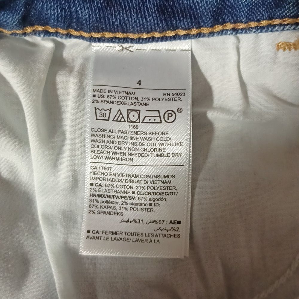 629814...Old Navy Skinny Jeans Size 4, W28 28"Inseam 9"Rise