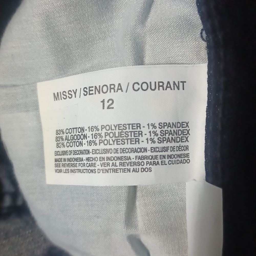 615019....Gloria Vanderbilt Crop Jeans Size 12, W30" 16"Inseam 10"Rise