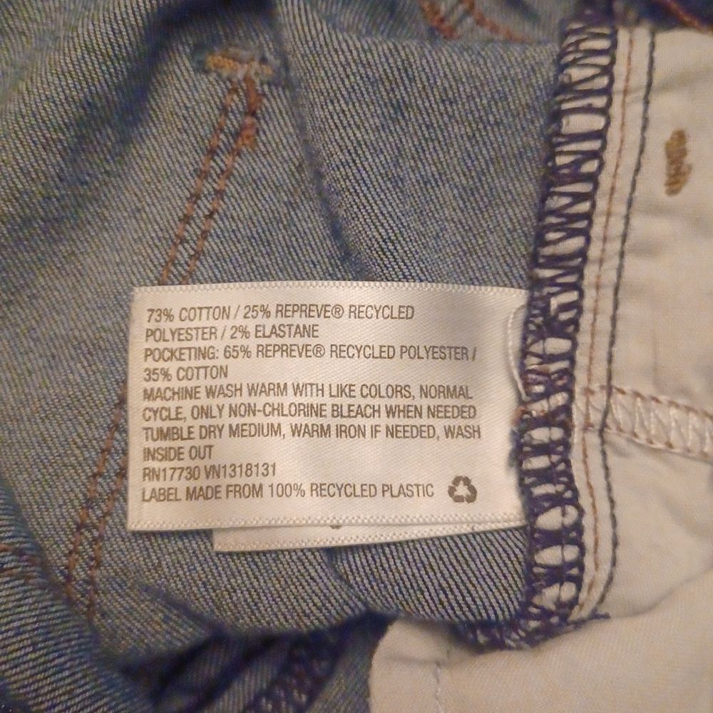 627237..Universal Thread Skinny Jeans Size 2/26, 9" Rise