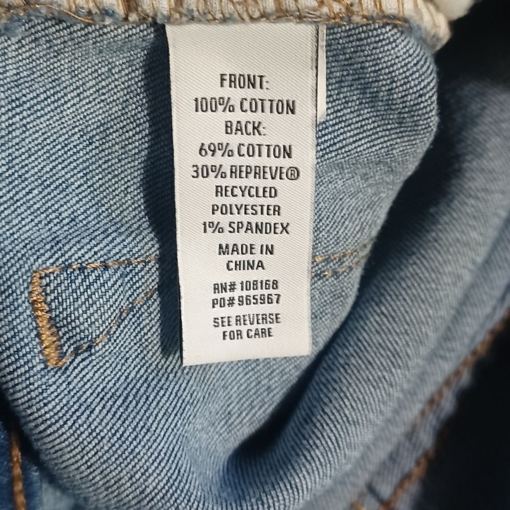 691247......RSQ Mom Jeans Size 26, W24" 28"Inseam 10"Rise