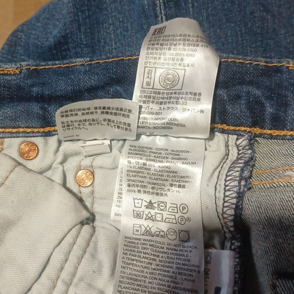 4164....Levi Strauss Straight leg Jeans Size W29 L34