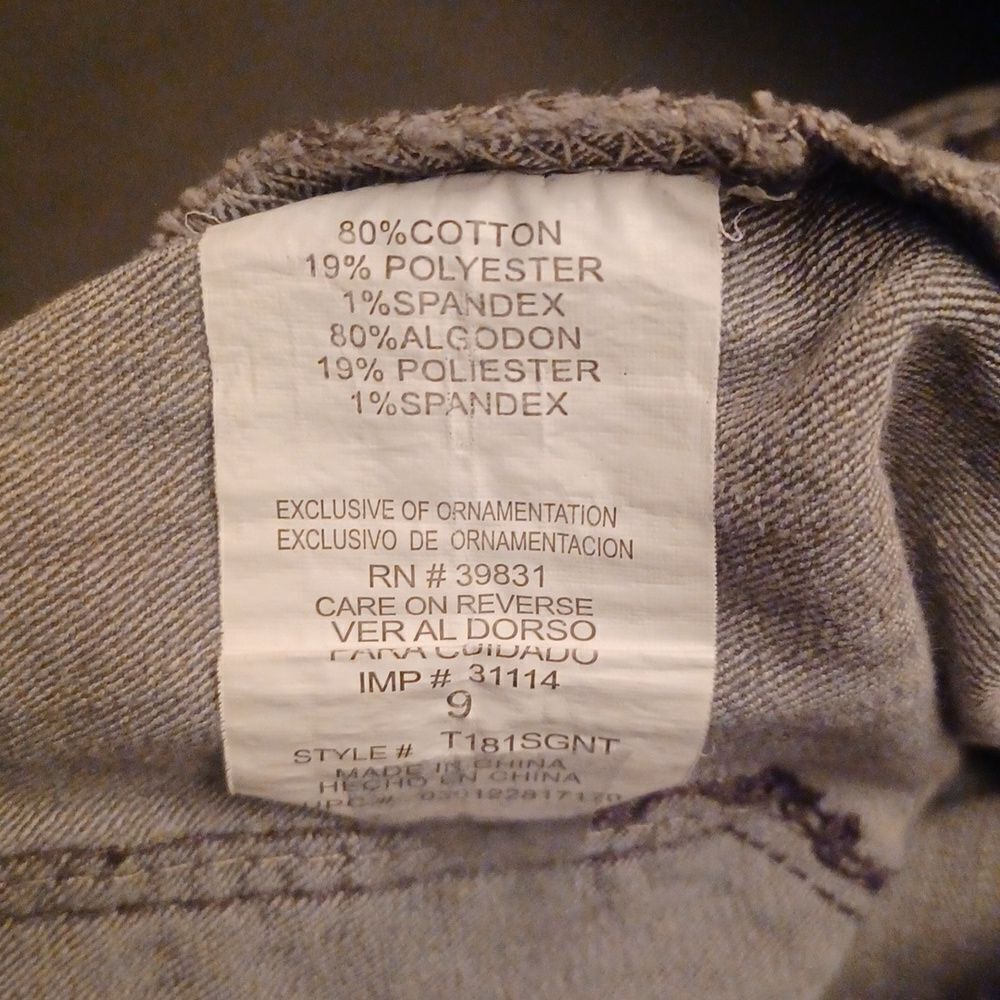 527837.....Jolt Pull Up Skinny Jeans (Gray) Size 9, 28" Inseam