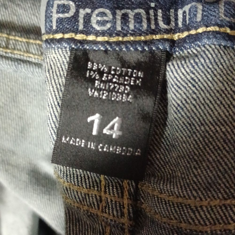 101442.Preowned Mossimo Skinny Jeans Size 14, W36" 30"Inseam 8"Rise