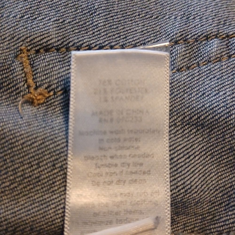 643536...Bullhead Mid-Rise Skinniest Jeans Size 26, 27" Inseam 8" Rise