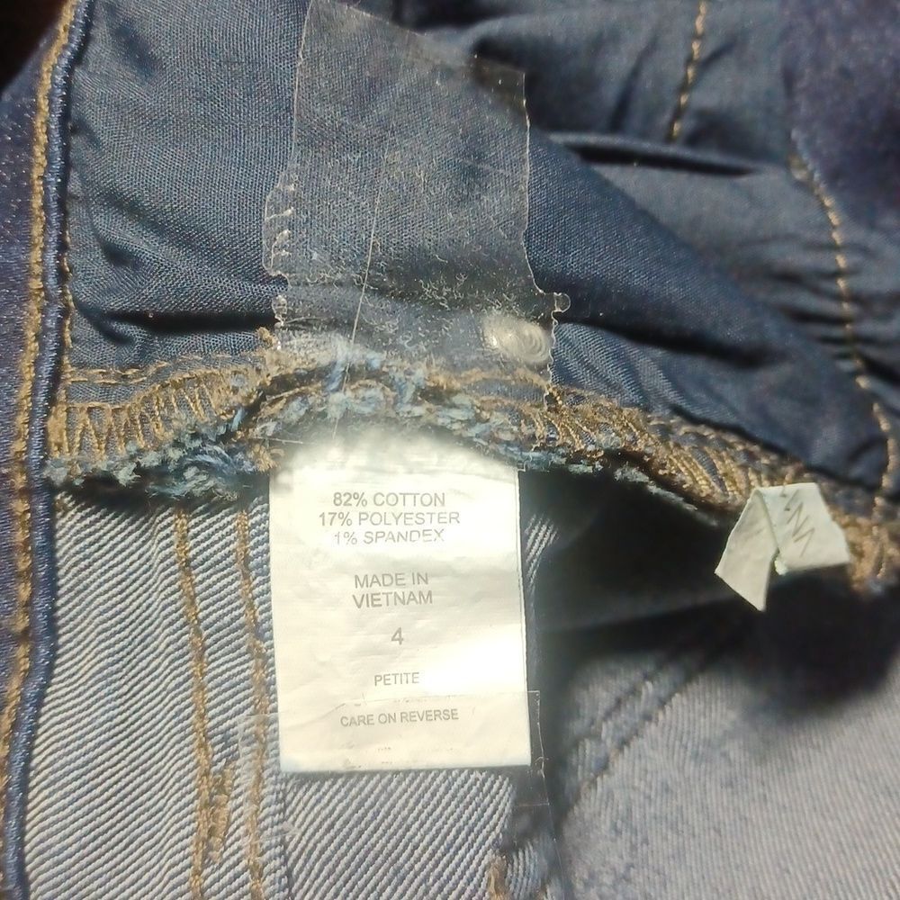 648239....Soho New York & Company Skinny Jeans Size 4, W27" 28"Inseam 7"Rise