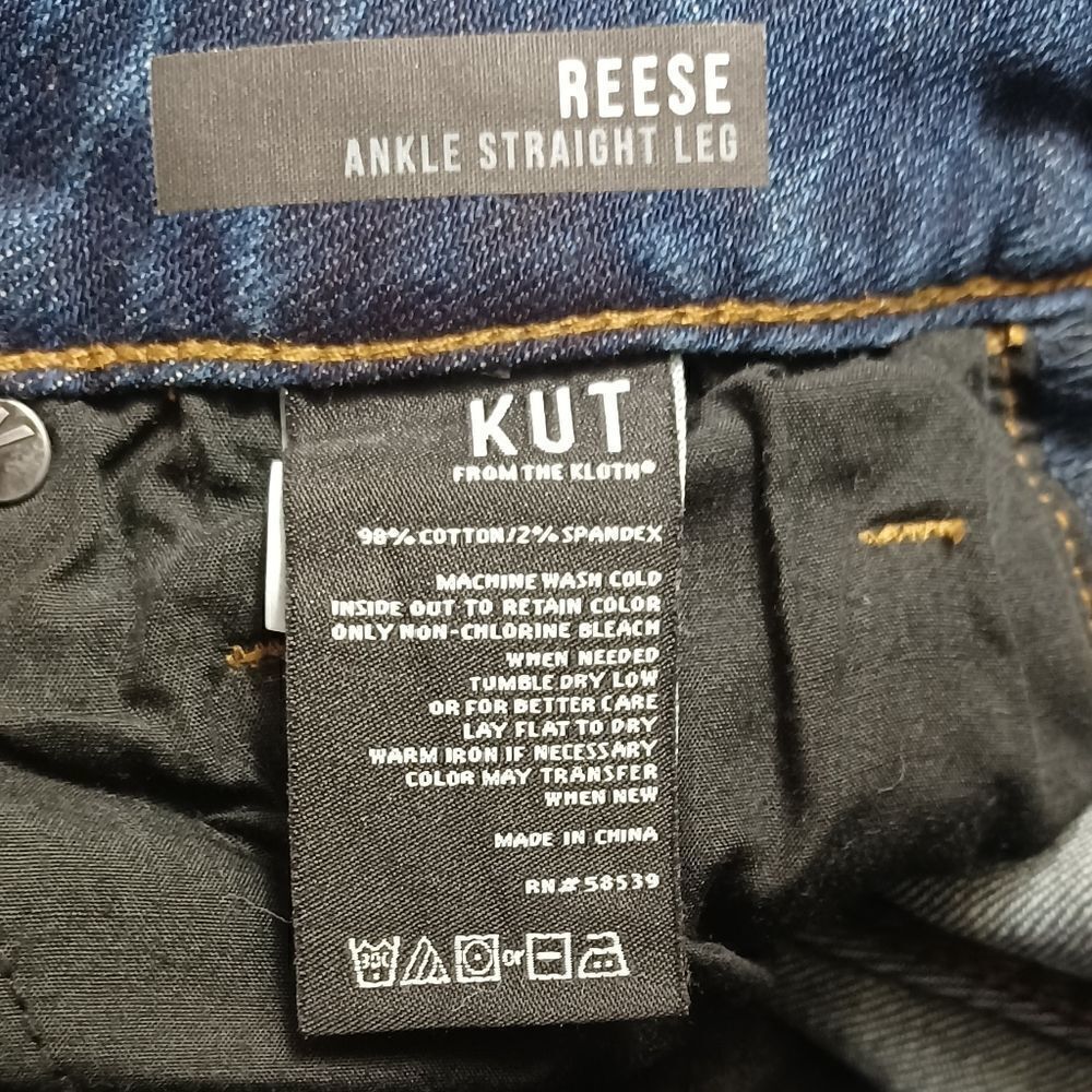 674221....Kut from the Kloth Straight leg Jeans Size 2, W26" 26Inseam 9"Rise