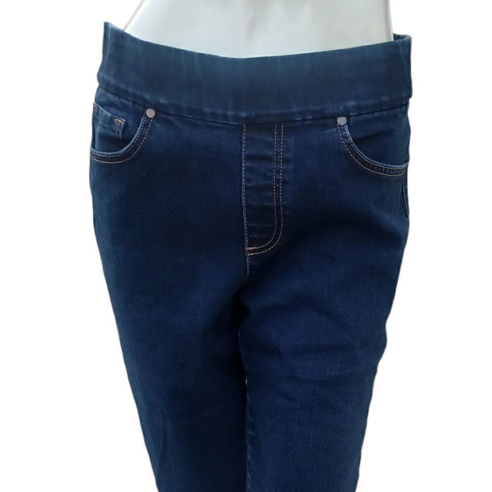 679016...Gloria Vanderbilt Pull-On Shorts Jeans Size 6, W28" 16"Inseam 10"Rise