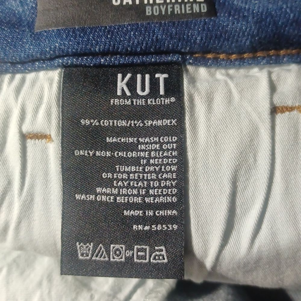 652939....Kut from the Kloth Straight leg Jeans Size 6 W30" 25"Inseam 8"Rise