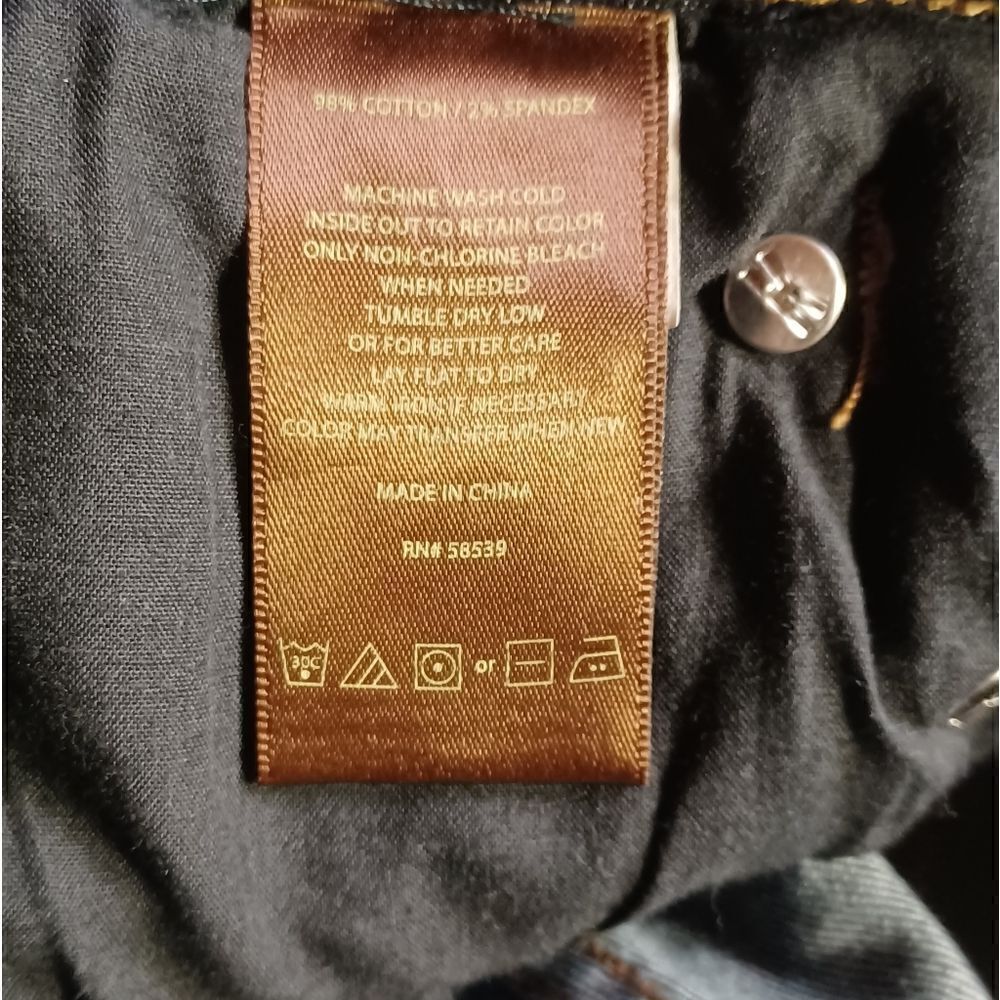 694240....Kut from the Kloth Skinny Size 8, W30" 25"Inseam 9"Rise