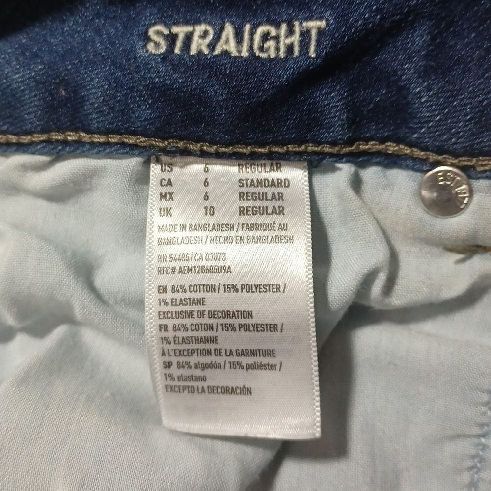 10121...American Eagle Outfitters Skinny Jeans Size 6, 28"W 29"Inseam 8"Rise