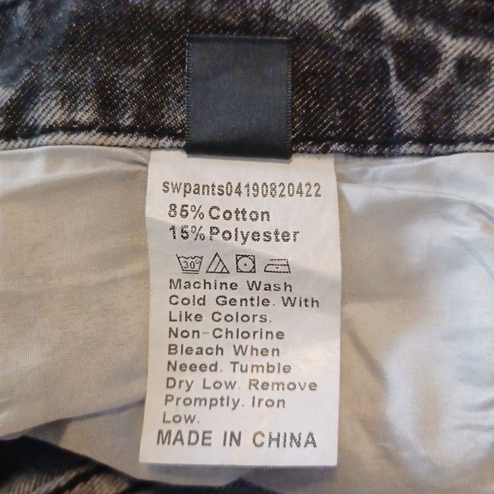 662041...SHEIN Straight leg Stone Washed Jeans Size 5, W24" 27"Inseam 11"Rise