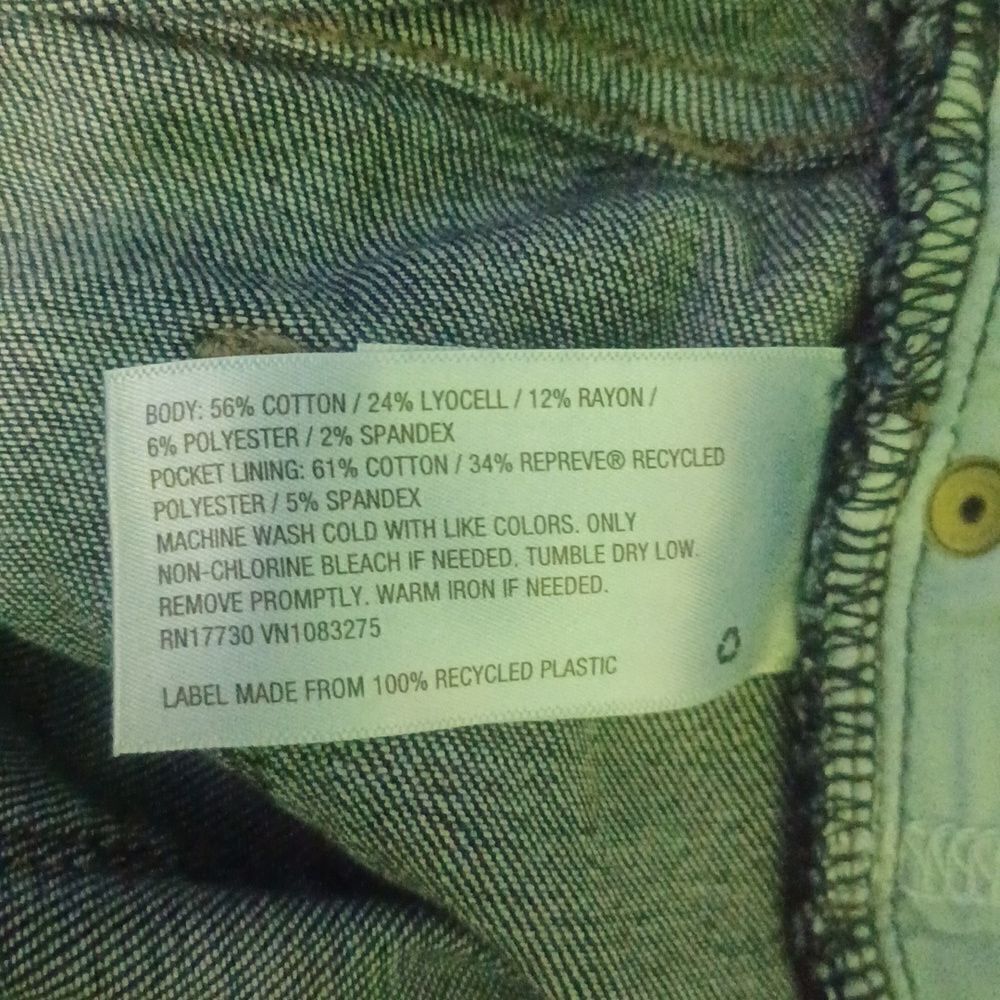 669343...Universal Thread High Rise Straight Crop Jeans Size 0/25, 8" Rise