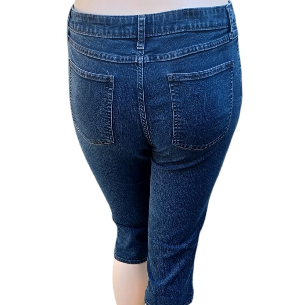 44001...Lee Riders Crop Jeans Size 38" Waist
