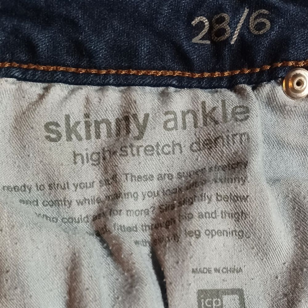 694440.....JCP Skinny Jeans Size 28/6
