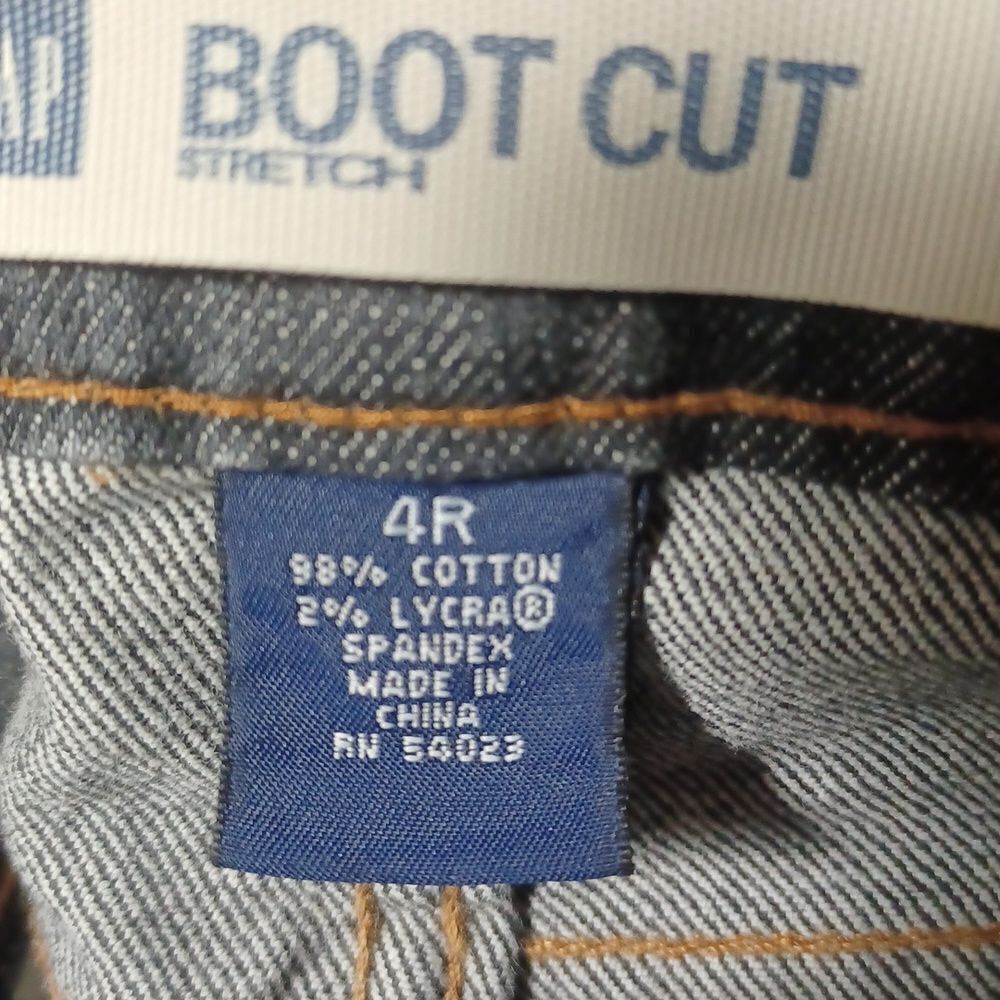 416110...Gap Bootcut Black Jeans Size 4R, 26" Waist 28" Inseam 8" Rise