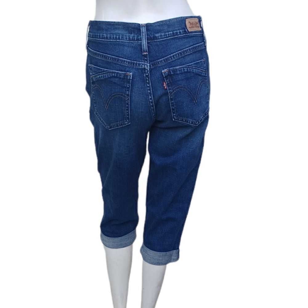 43235...Levis Crop Jeans Size 4 Cuffed