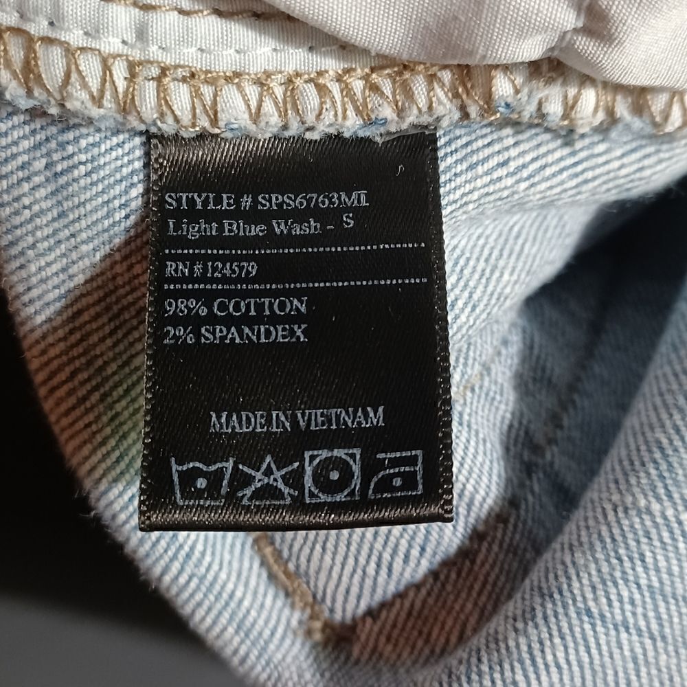 60467....Fashion Nova Denim Shorts Size S, W26" 2"Inseam 10"Rise