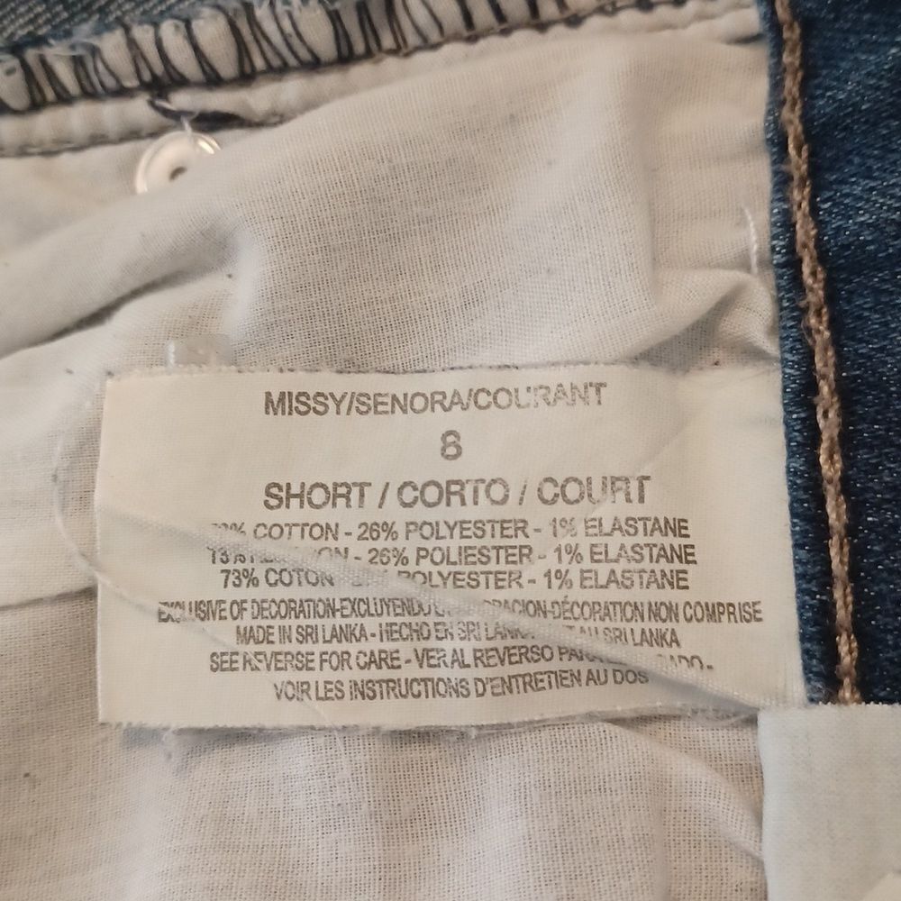 122115.Gloria Vanderbilt Straight leg Jeans Size 8, W28" 28"Inseam 10"Rise
