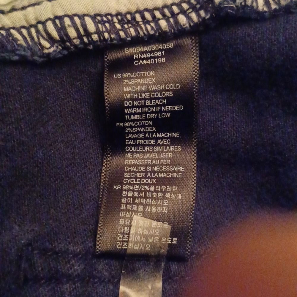656224....Skinny Jeans Size 28