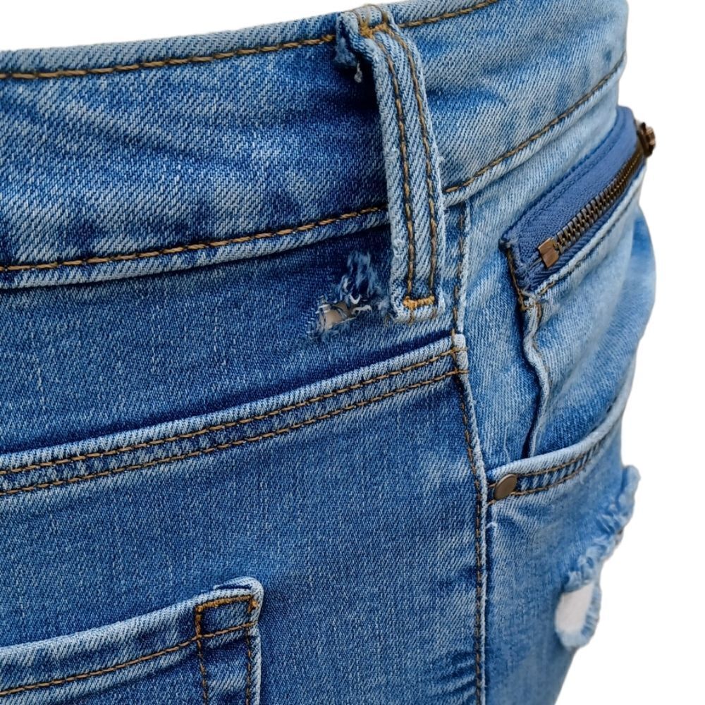 65069...Forever 21 Skinny Jeans Size 28