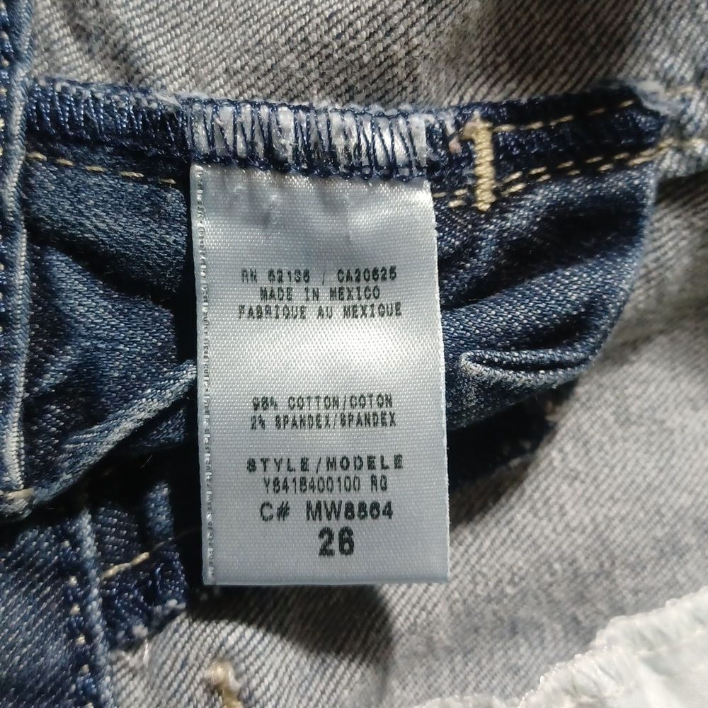 4179....Guess Jeans Daredevil Bootcut Size 26, 27"Inseam 6"Rise