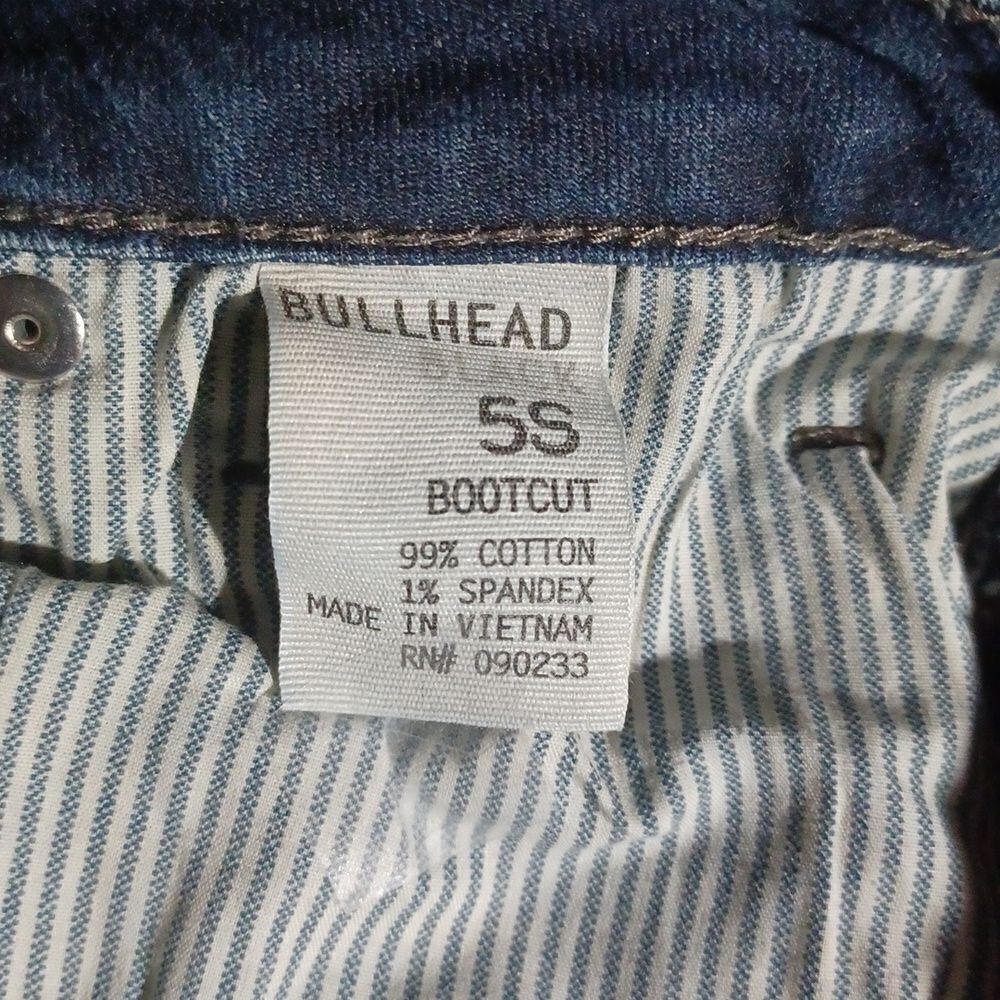 51403...Bullhead Black Bootcut Jeans Size 5S, 26" Waist 29" Inseam 7" Rise